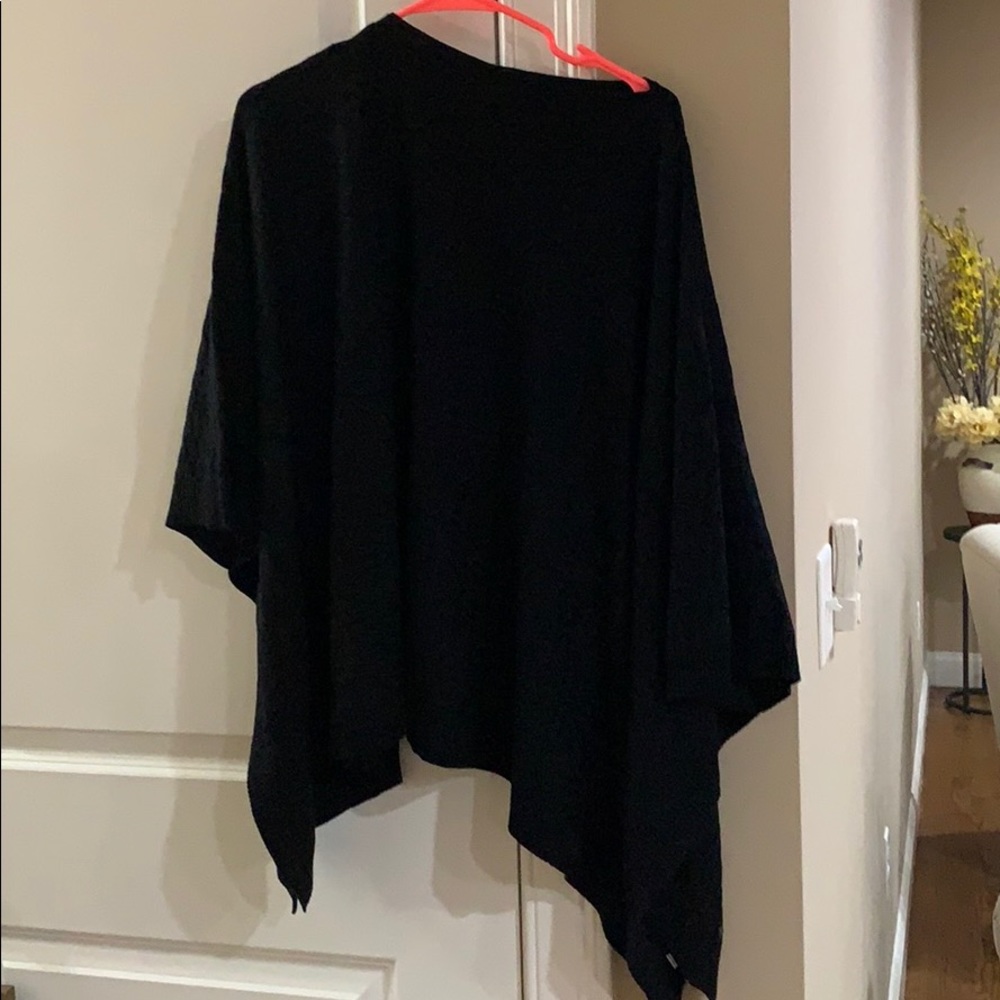 Lululemon cape/shawl